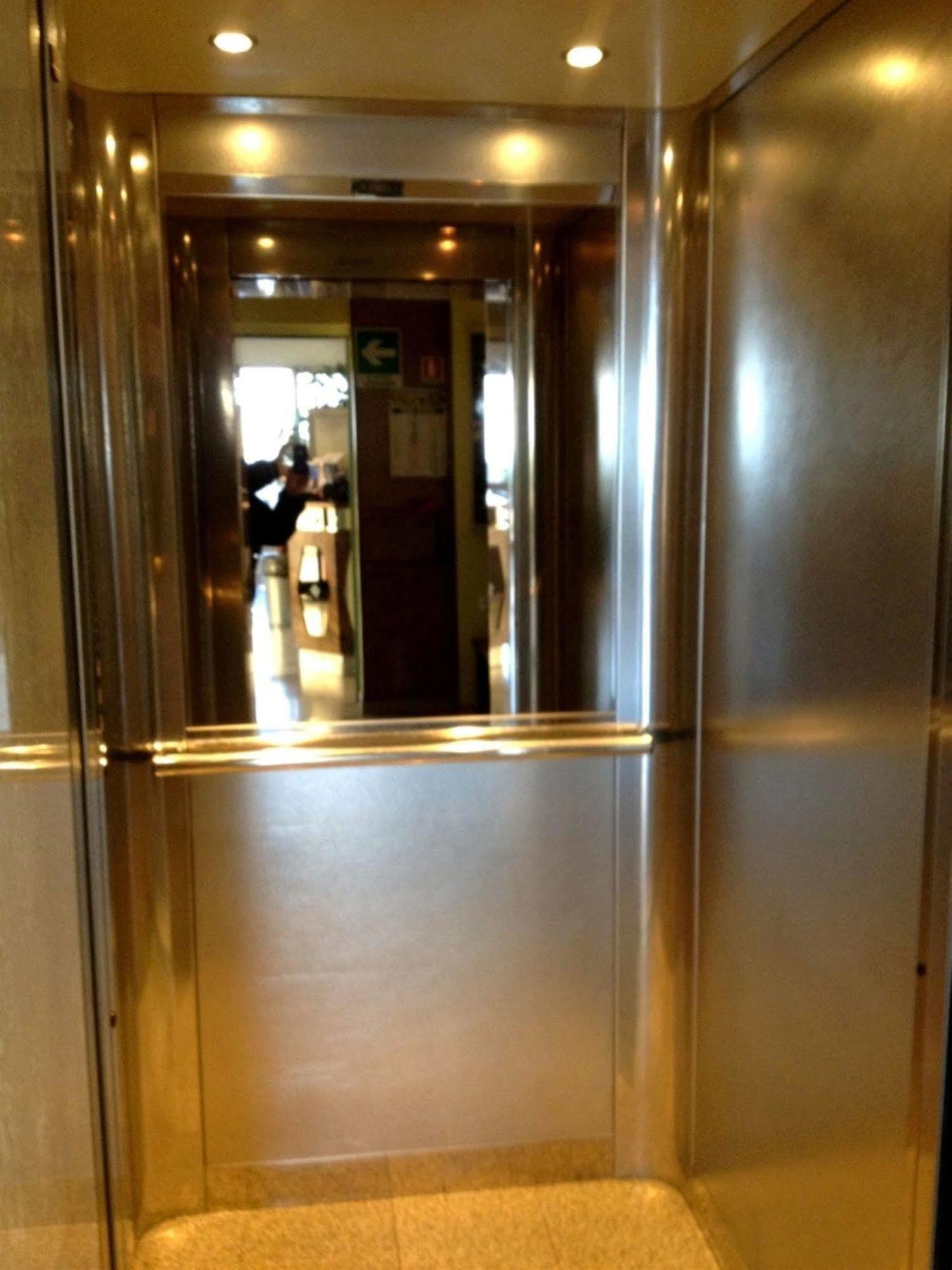 Hotel Holiday ペスカーラ エクステリア 写真